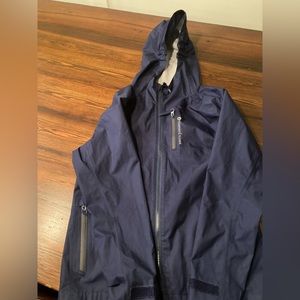 Vineyard Vines Performance rain/wind jacket. Size Youth Medium, great condition